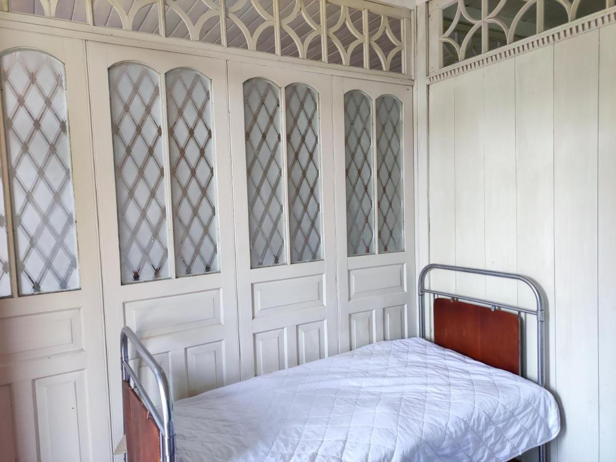 Racha Chogovadze'S Guest House แอมโบรเลารี ภายนอก รูปภาพ
